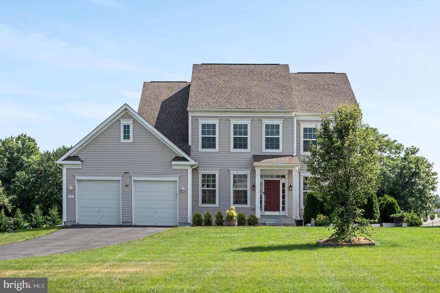 Property Photo: 39 Bluebells Court WV 25414