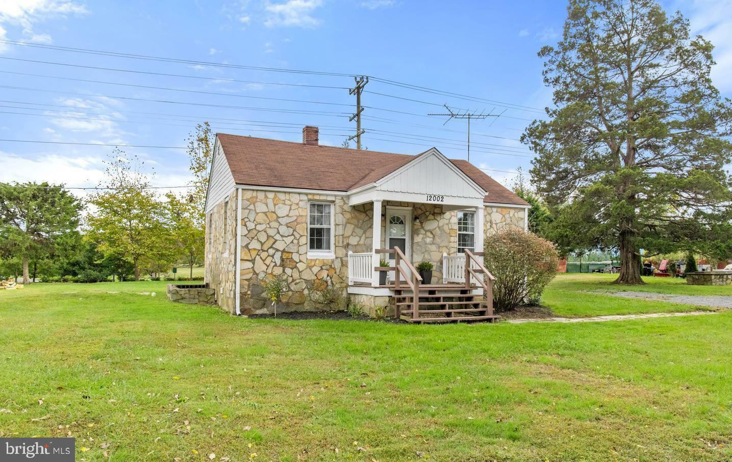 Property Photo: 12002 Fitzgerald Way VA 20136