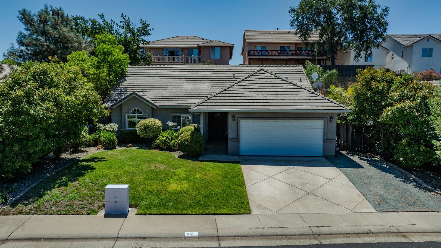 Property Photo:  1021 Mockingbird  CA 95252 