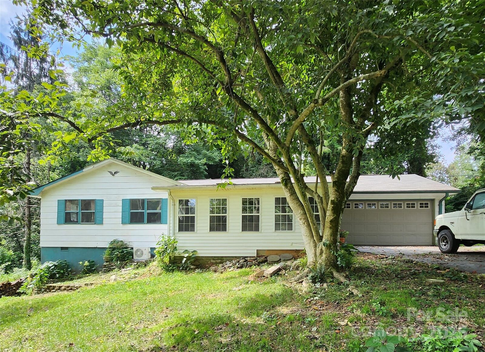 Property Photo: 18 Peaceful Valley Lane NC 28731