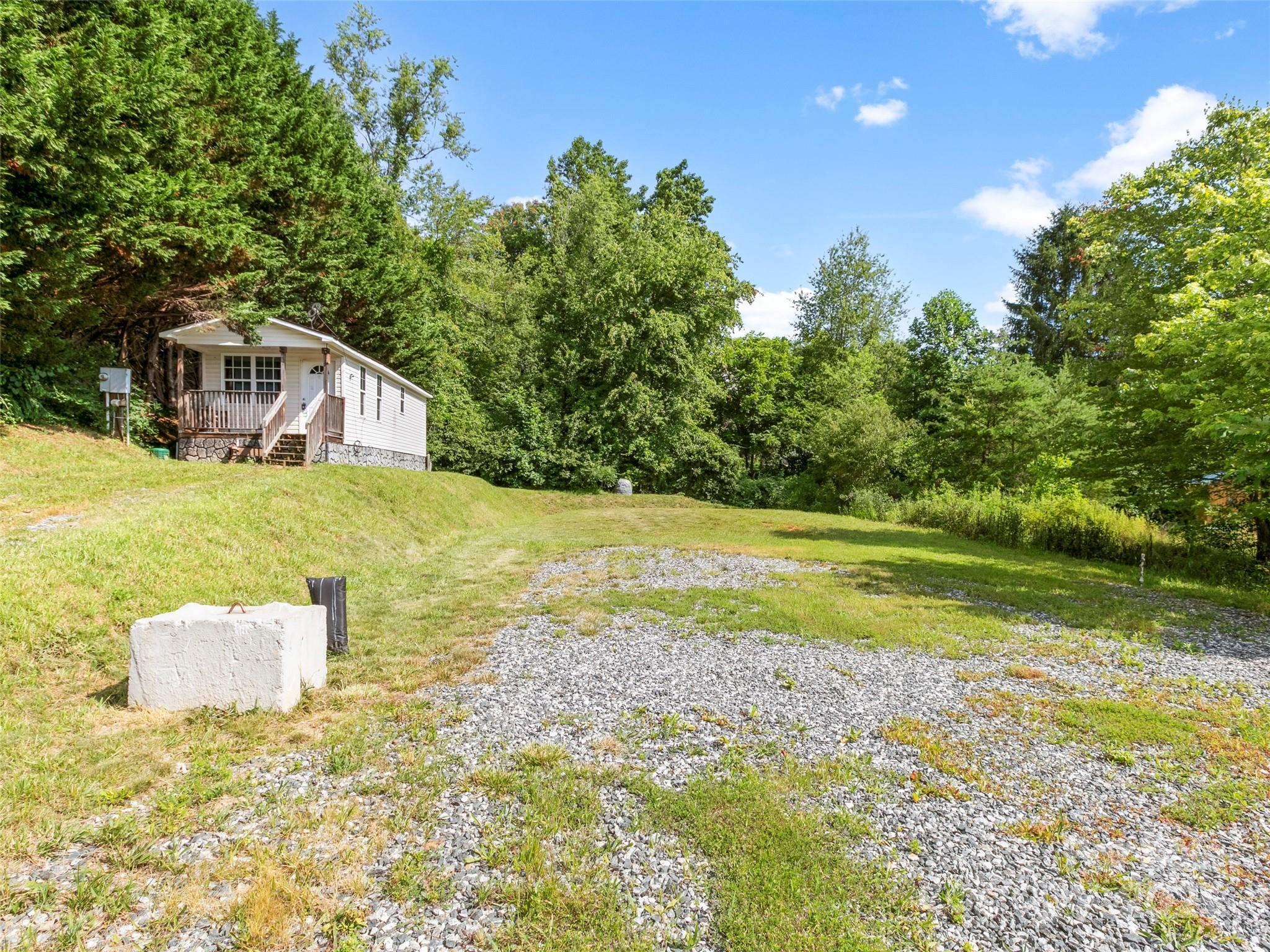 15 Country Ridge Drive  Leicester NC 28748 photo