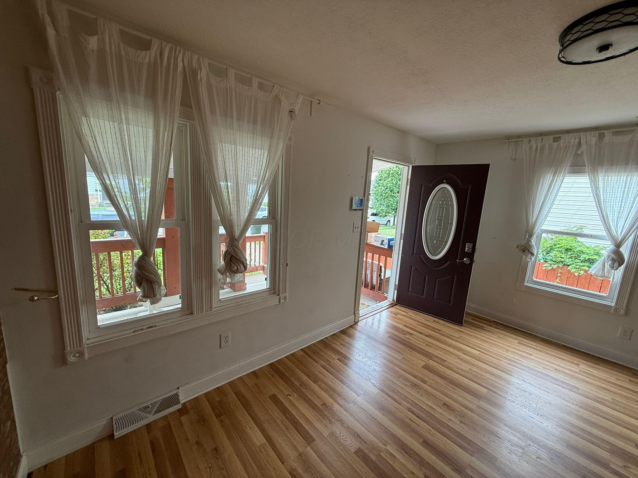 Property Photo: 2790 Azelda Street OH 43211
