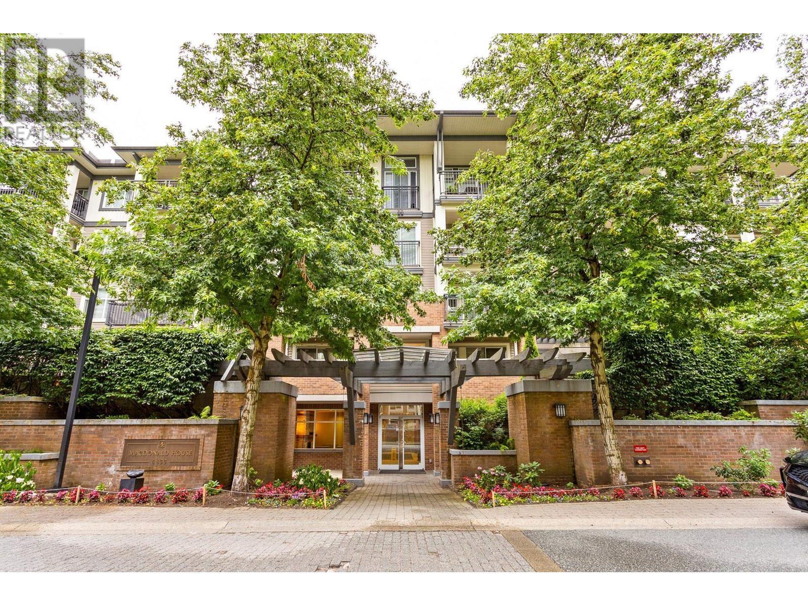 Property Photo: 4833 Brentwood Drive 411 BC V5C 0C3