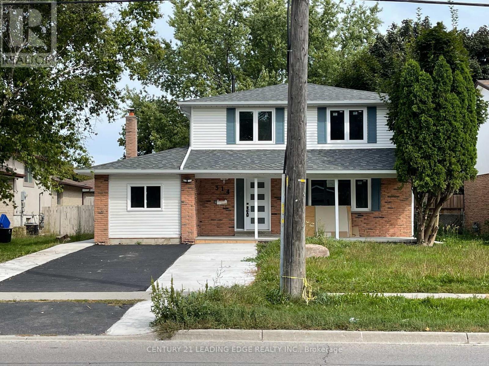 Property Photo: 314 Grove Street East Lower ON L4M 5J3