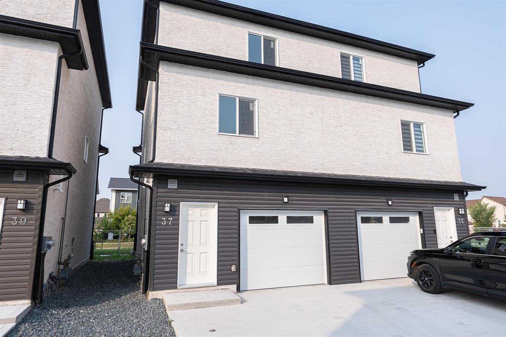 Photo de la propriété: 13 Garton Avenue MB R2R 1W4