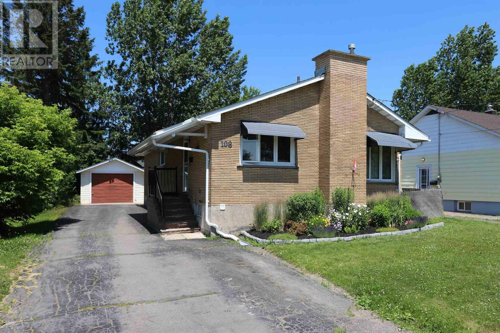 Property Photo:  108 Smale Ave  ON P6B 1S5 