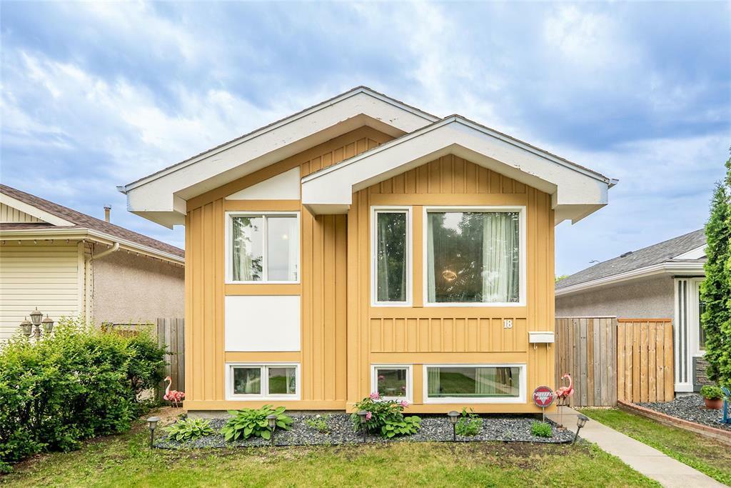18 Timmins Avenue  Winnipeg MB R2R 2M2 photo