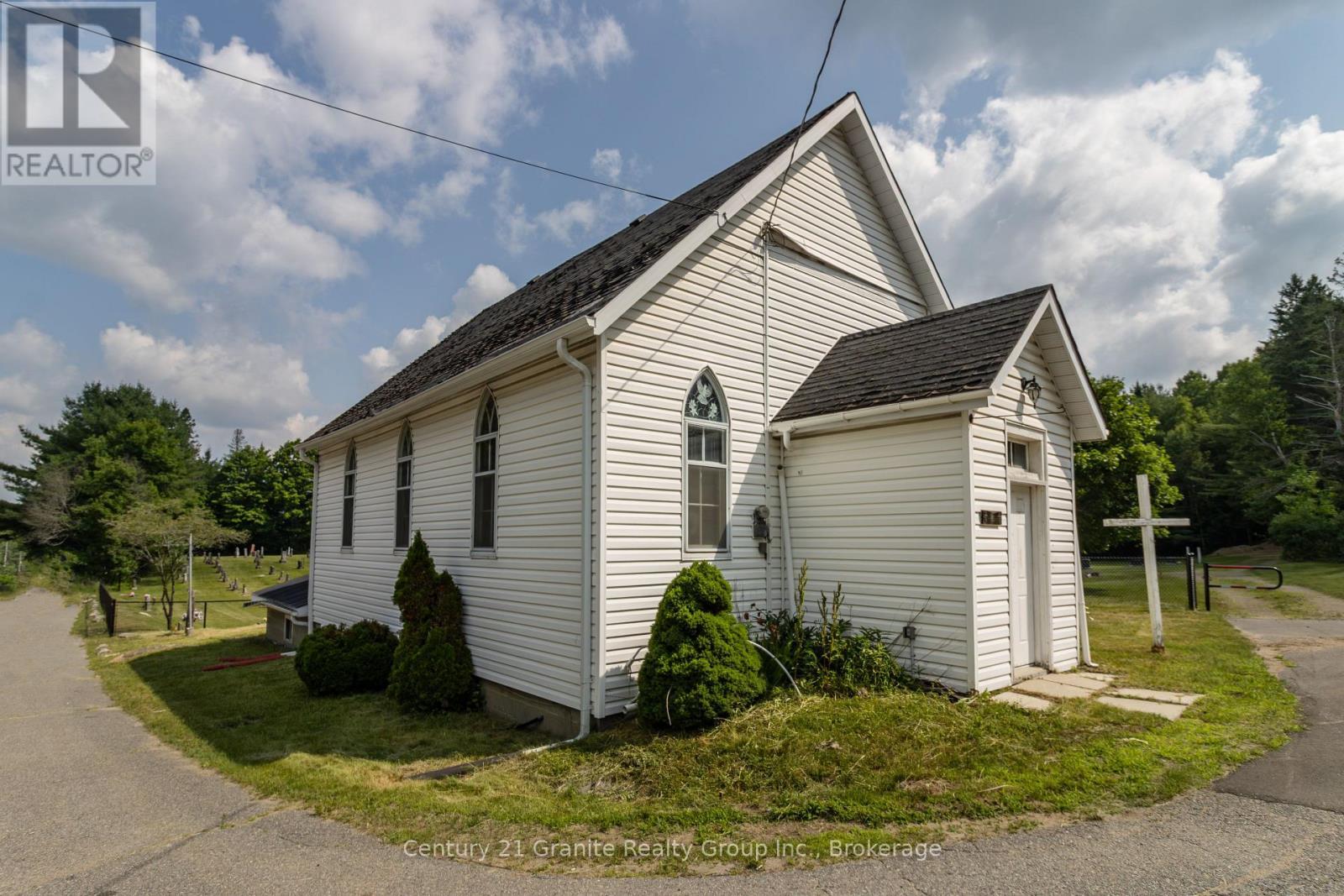 10961 Highway 118  Algonquin Highlands (Stanhope) ON K0M 1J1 photo