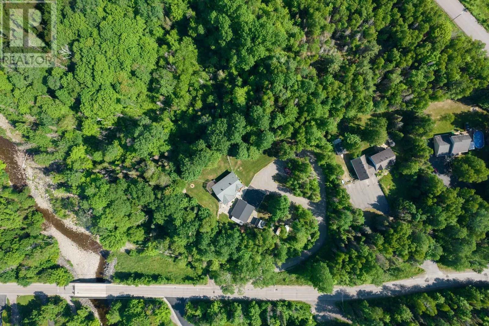 Property Photo: 910 Fourth Lin E ON P6A 6J8