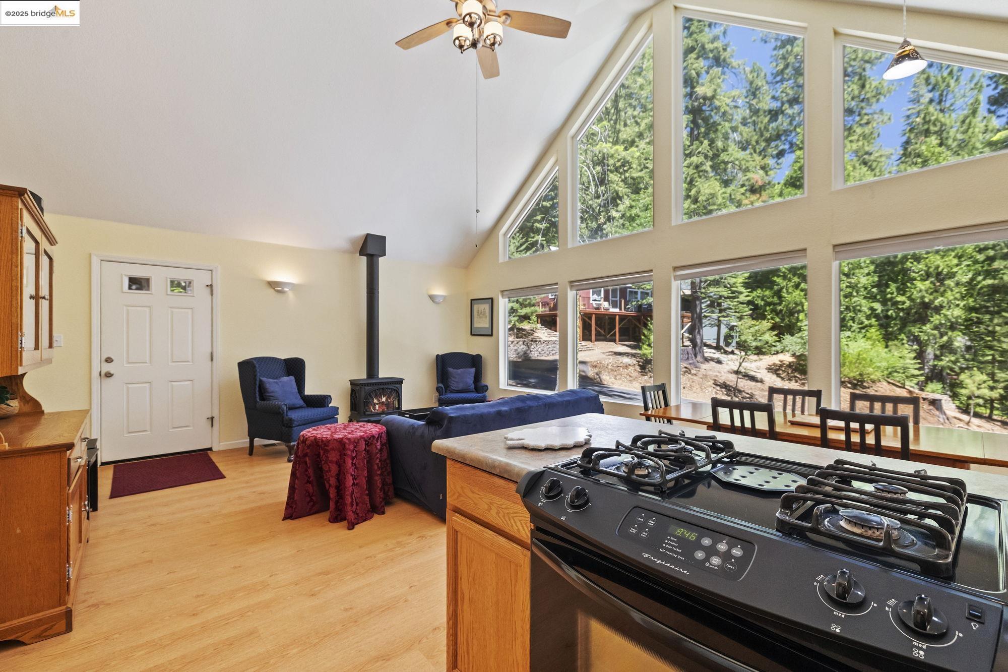 Property Photo: 25195 Esther Ave CA 95335
