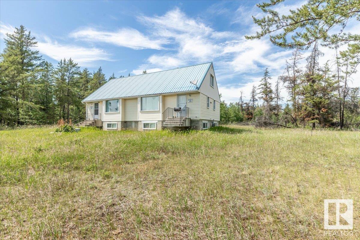 Property Photo: 57021 Rge Road 213 AB T0A 2W0
