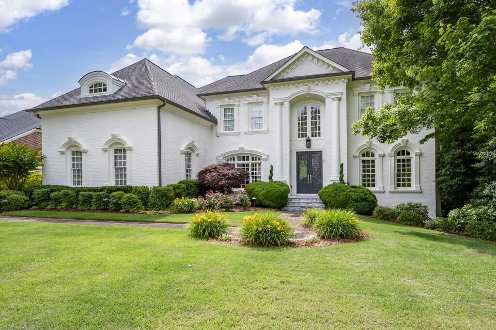 Property Photo: 948 Saint Lyonn Courts GA 30068