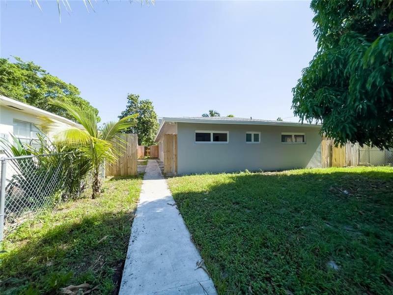 Property Photo:  833 SW 7th St  FL 33060 