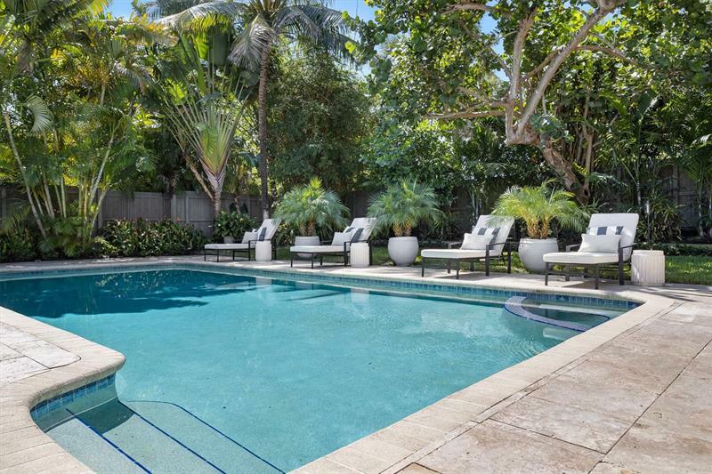 Property Photo: 3114 NE 19th St FL 33305