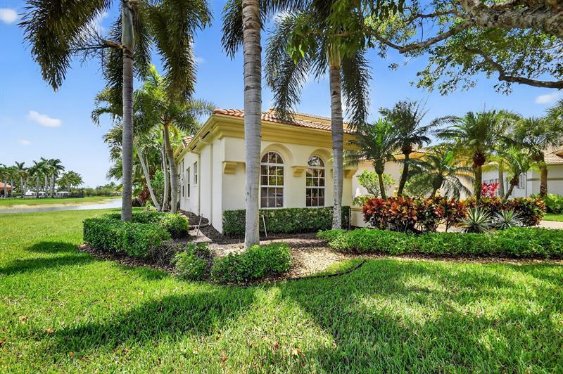 Property Photo: 8950 Via Brilliante FL 33411