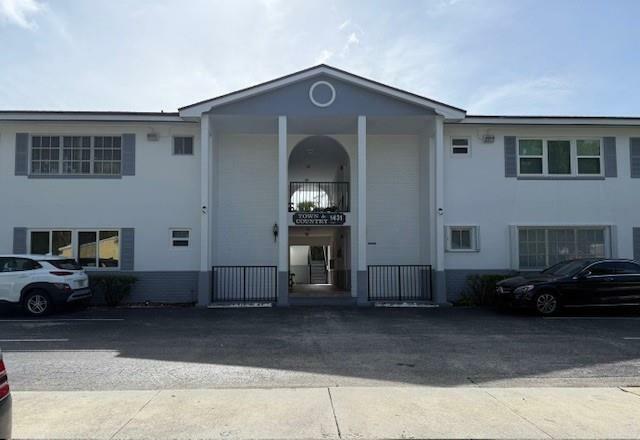 Property Photo: 1431 S 14th Ave 209 FL 33020