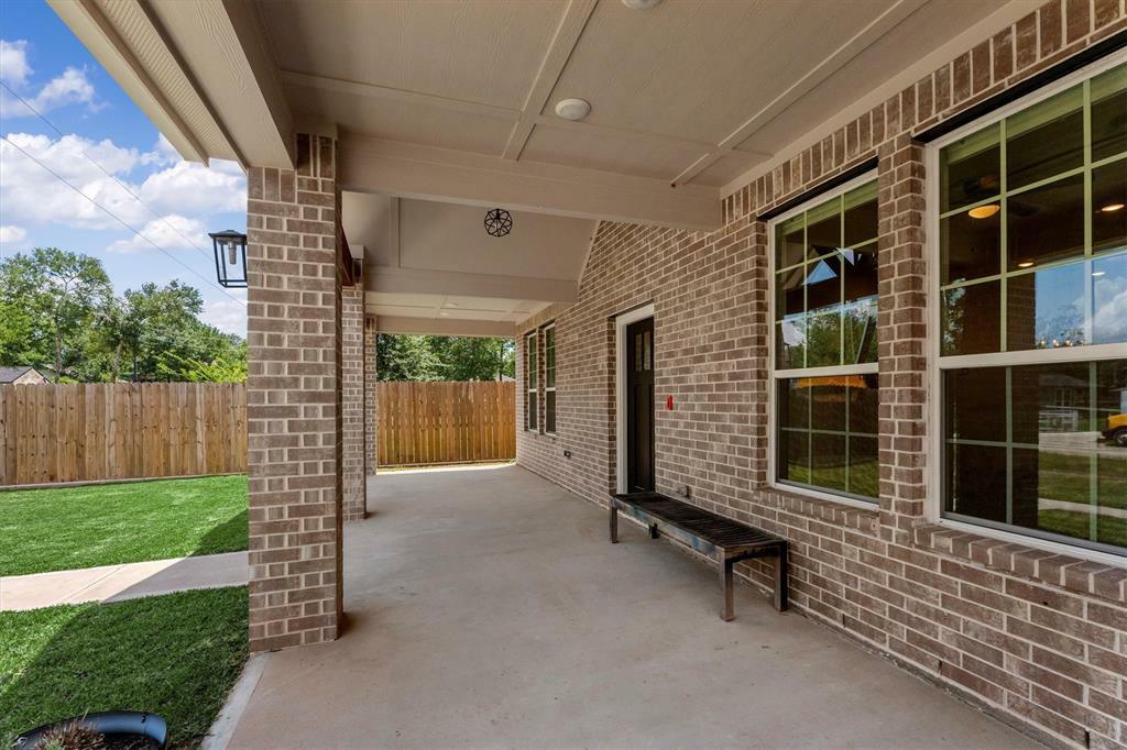 Property Photo: 24738 Roscommon TX 77445