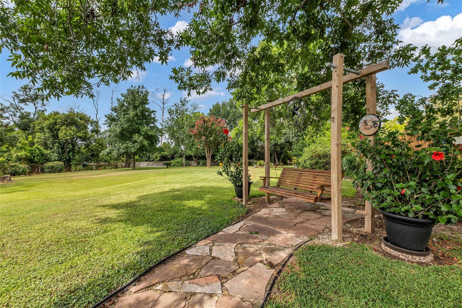 Property Photo:  1505 Missouri Street  TX 77520 