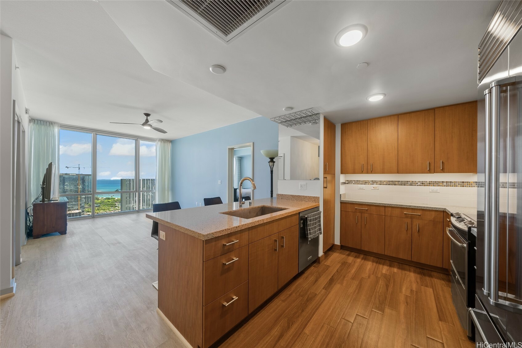 Property Photo: 555 South Street 4202 HI 96813