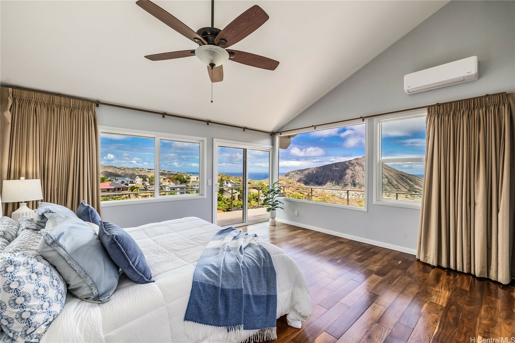 Property Photo: 1048 Kaupaku Place HI 96825