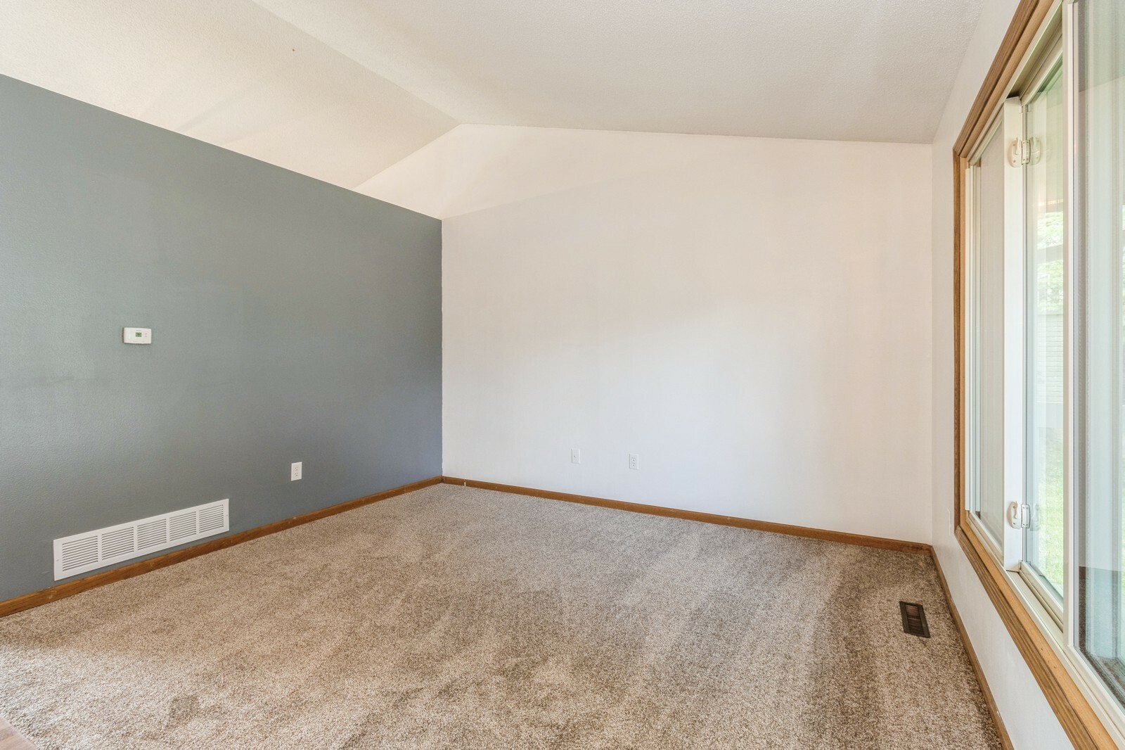 Property Photo: 3612 SE 18th Court IA 50320