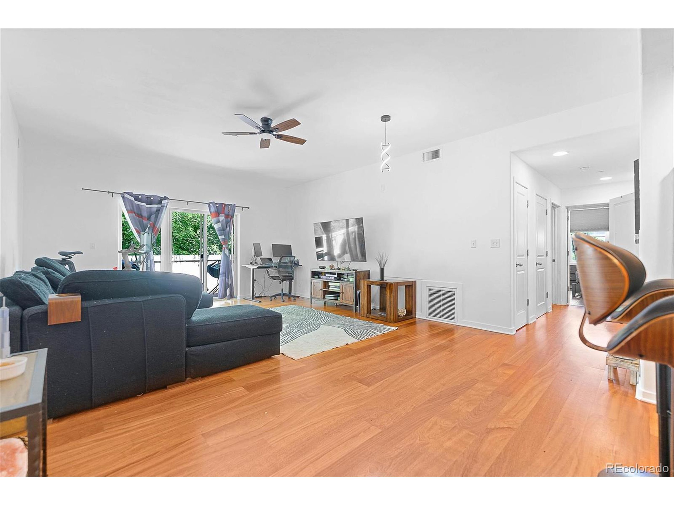 Property Photo: 722 Washington Ave 306 CO 80401