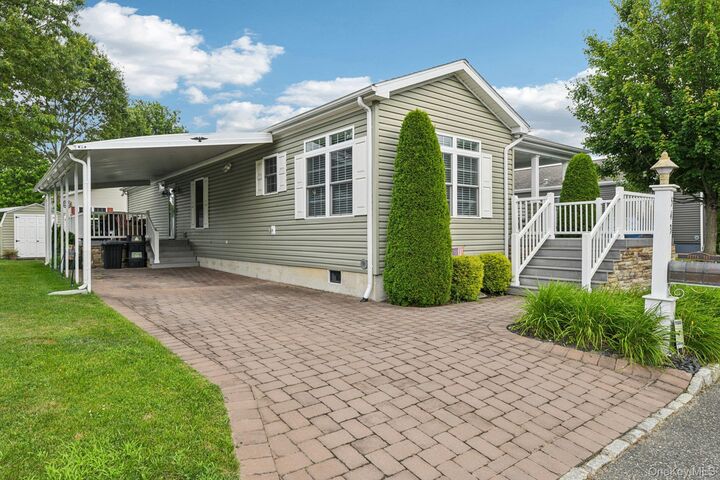 Property Photo: 1661 Old Country Road 543 NY 11901