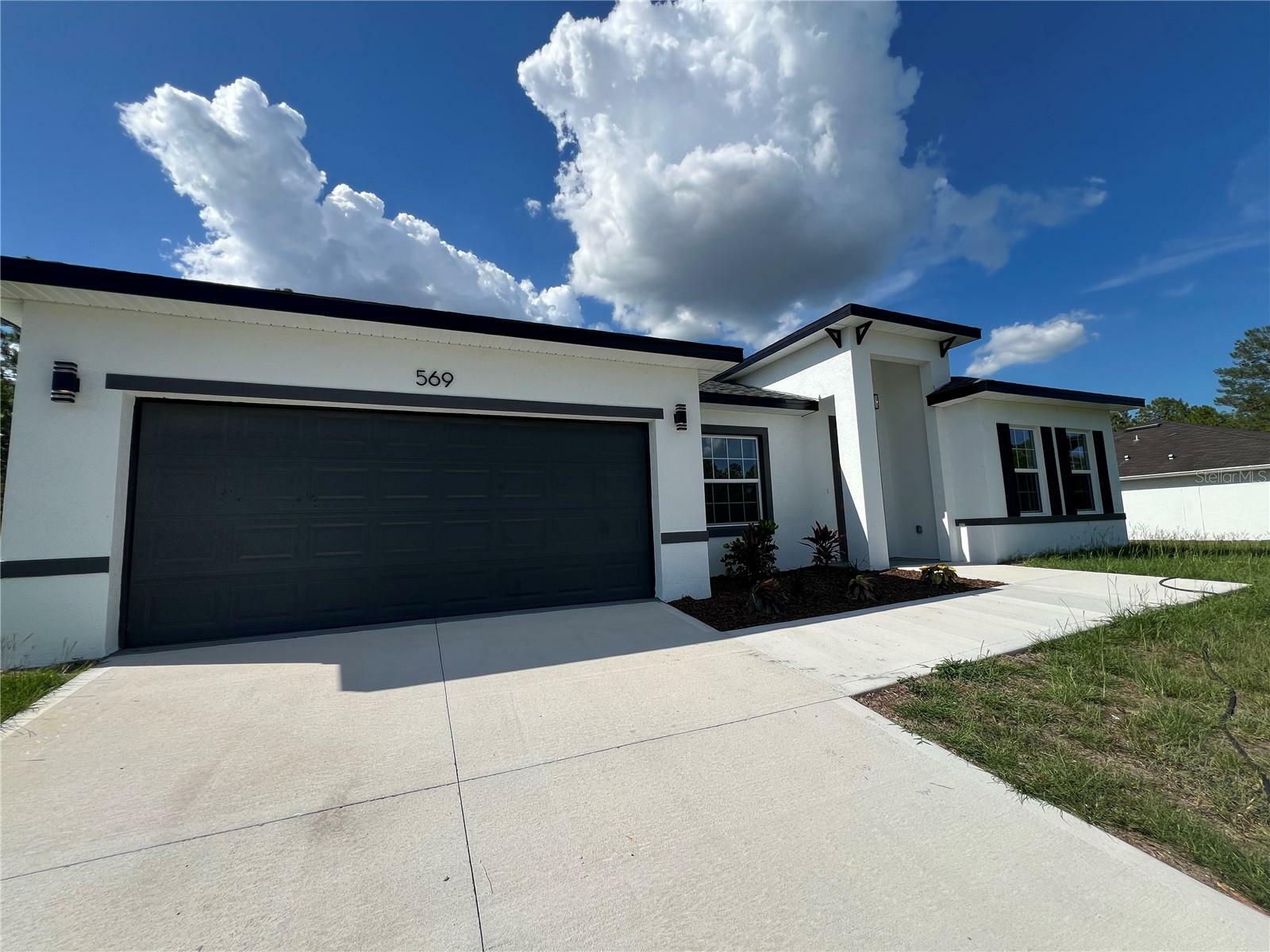 Property Photo: 569 Marion Oaks Manor FL 34473