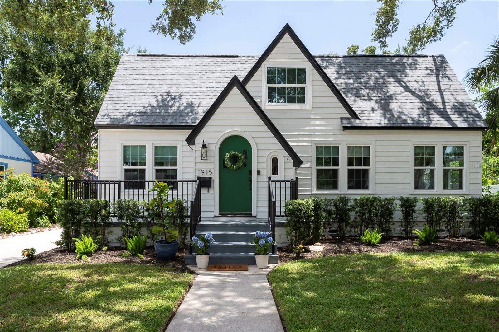 Property Photo: 1915 10th Street N FL 33704