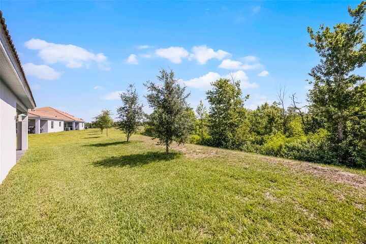 Property Photo: 1111 Oak Bluff Drive FL 33837