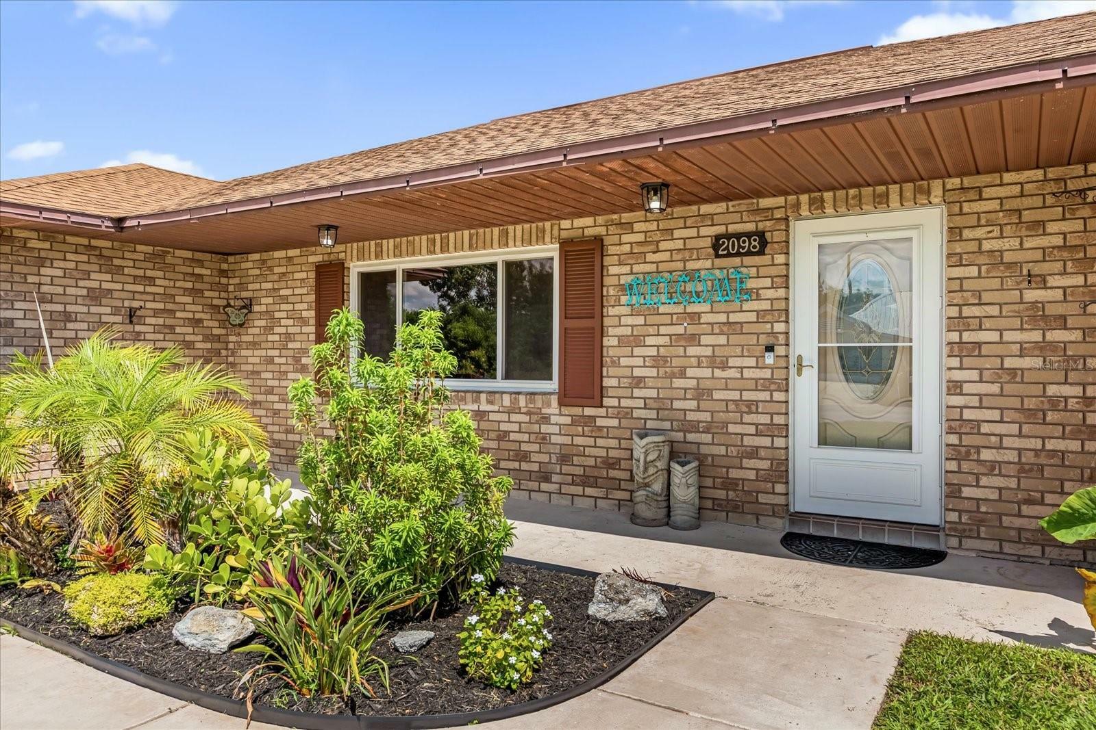 Property Photo: 2098 Heathwood Street FL 32725