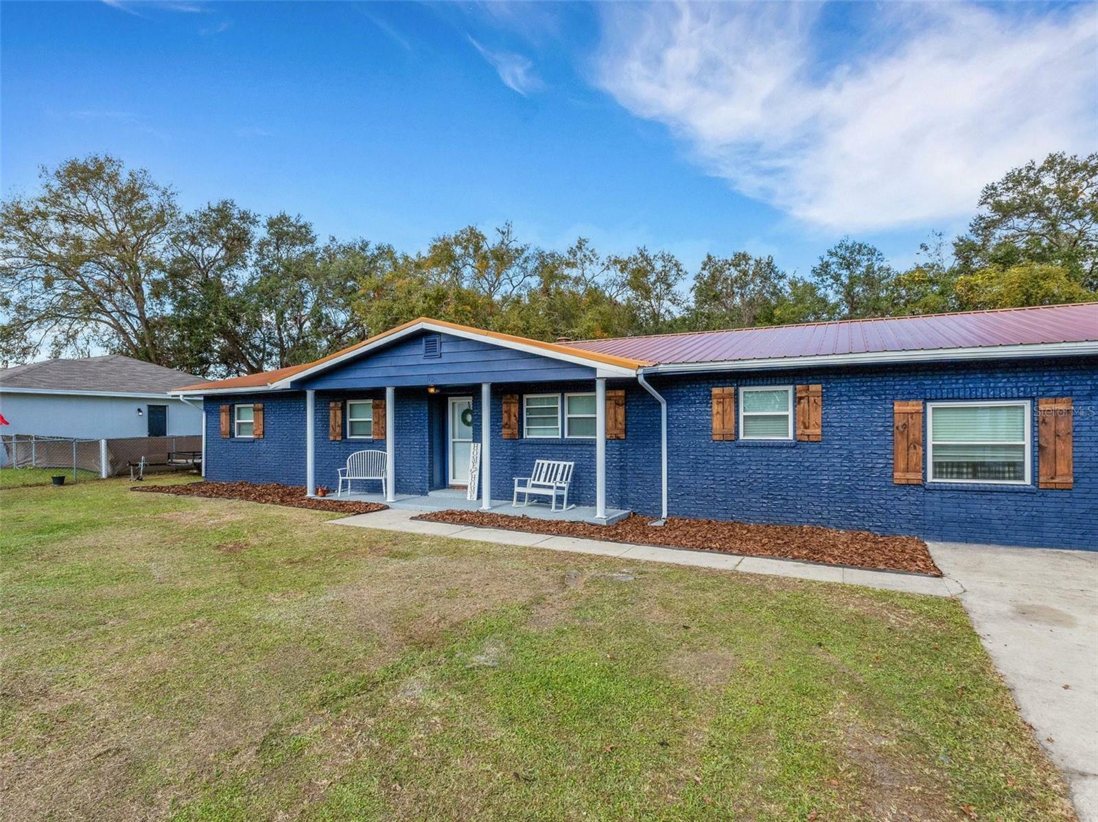 Property Photo: 901 Swann Drive FL 33809
