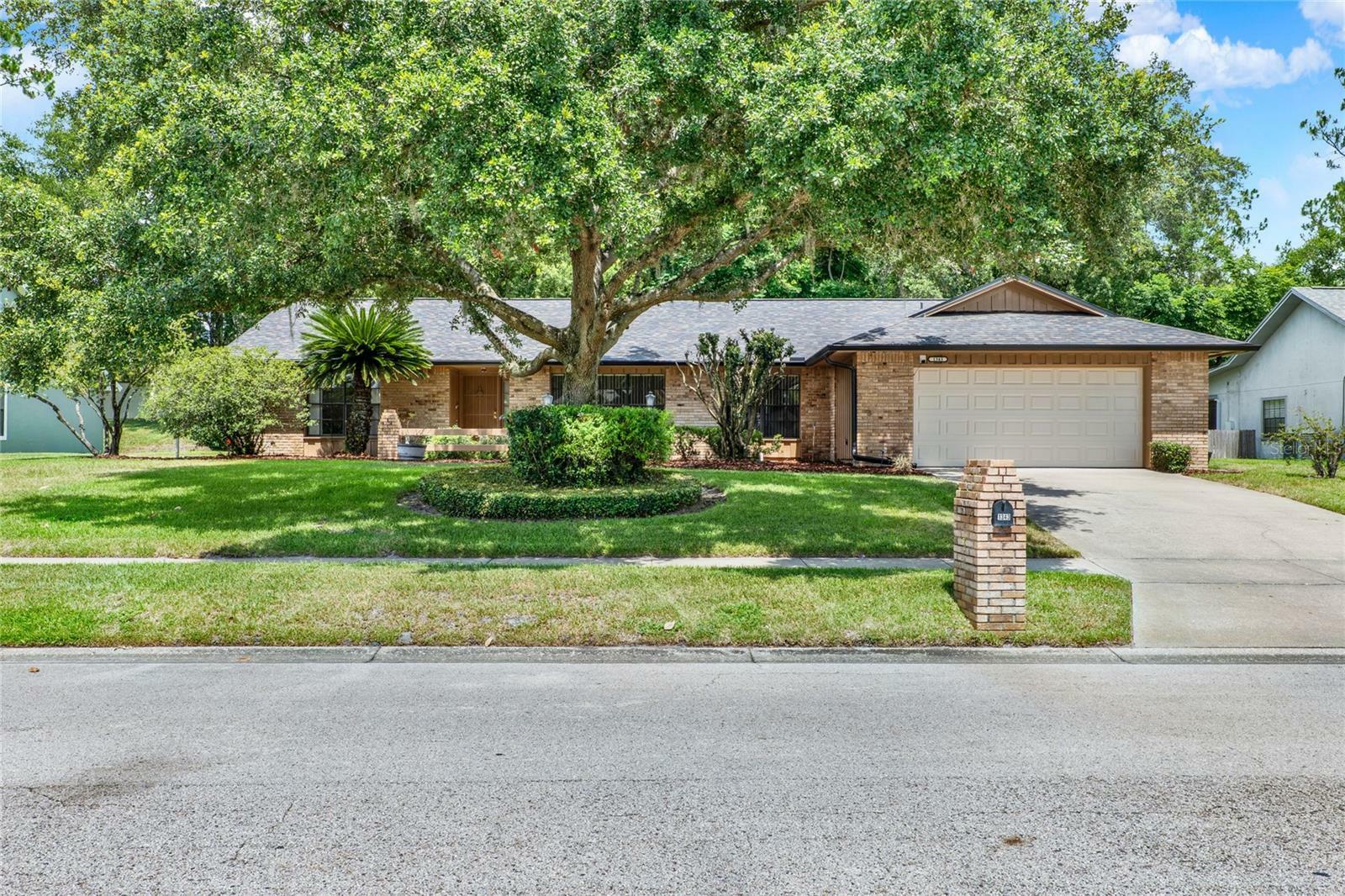 Property Photo: 1343 S Ridge Lake Circle FL 32750