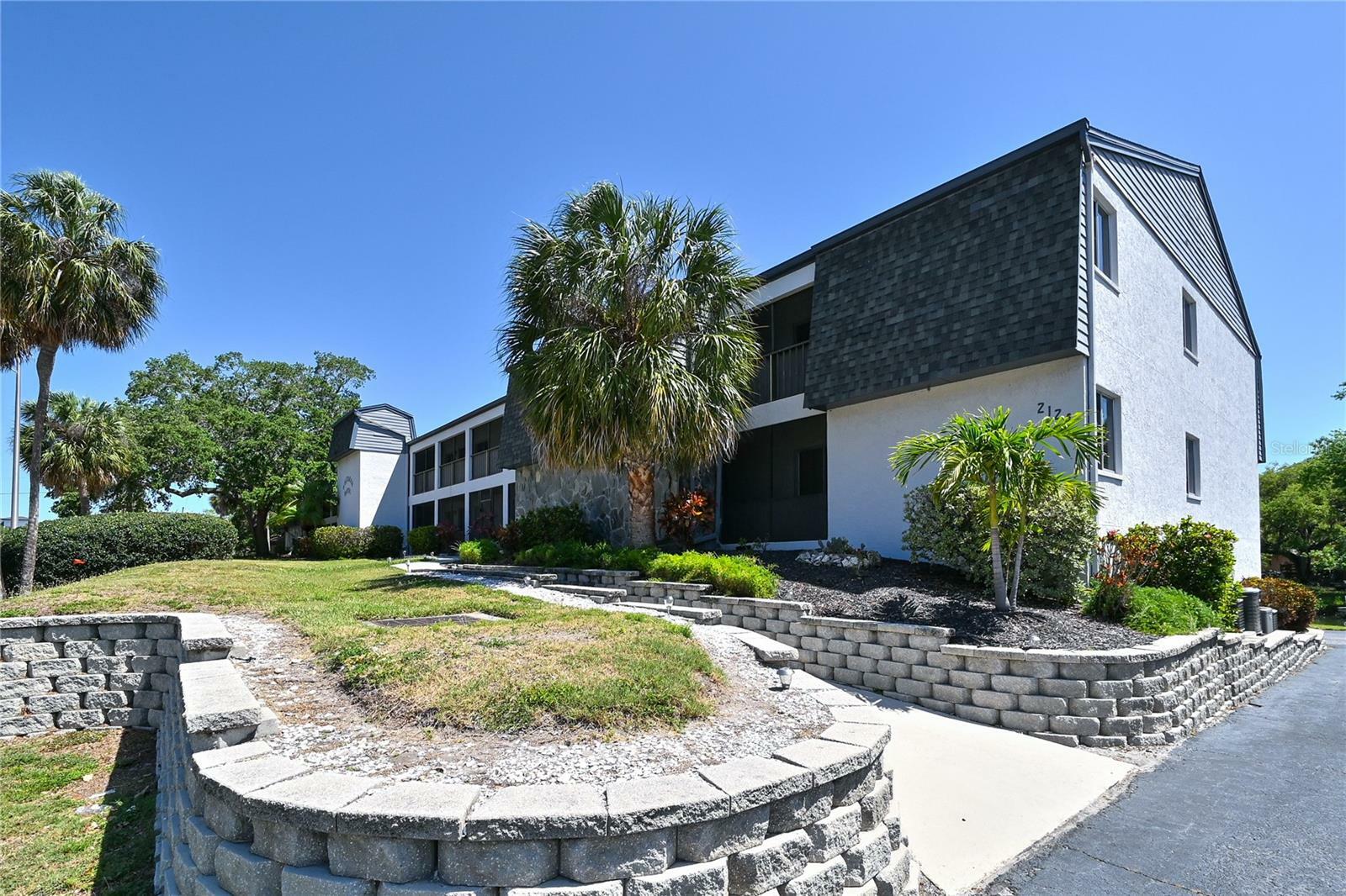 Property Photo: 2124 Tamiami Trail N 103 FL 34234