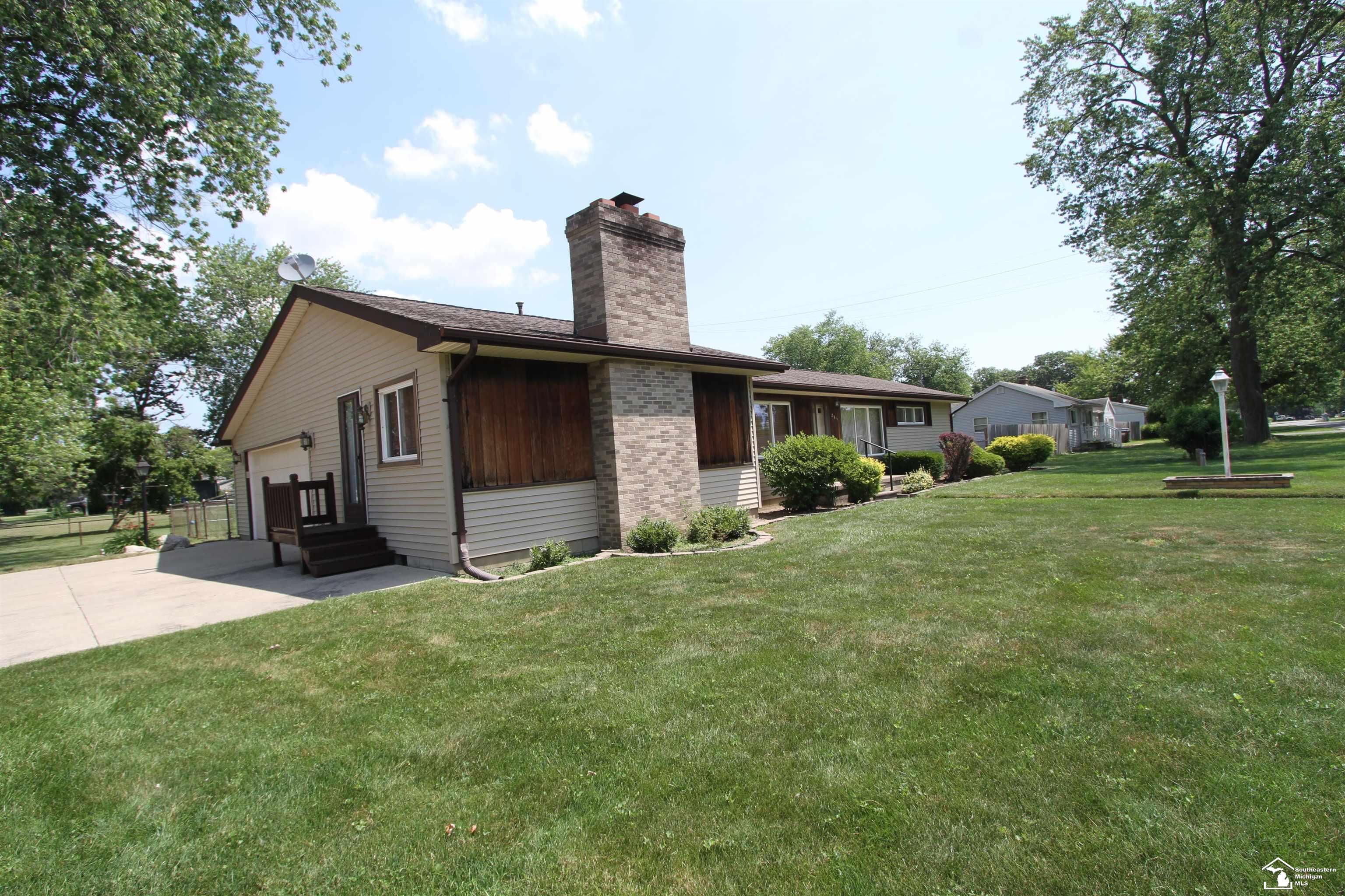 Property Photo: 2911 5th Street MI 48162