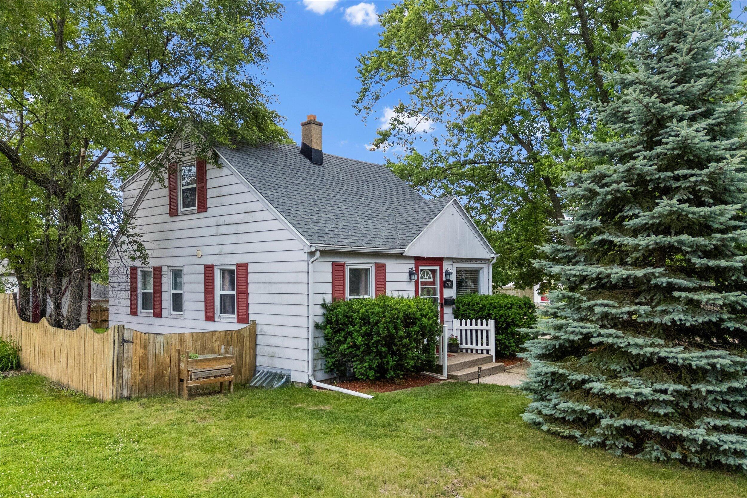 Property Photo:  2746 S 88th St  WI 53227 