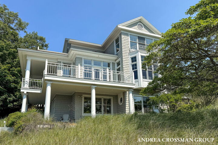 873 Park Street  Saugatuck MI 49453 photo