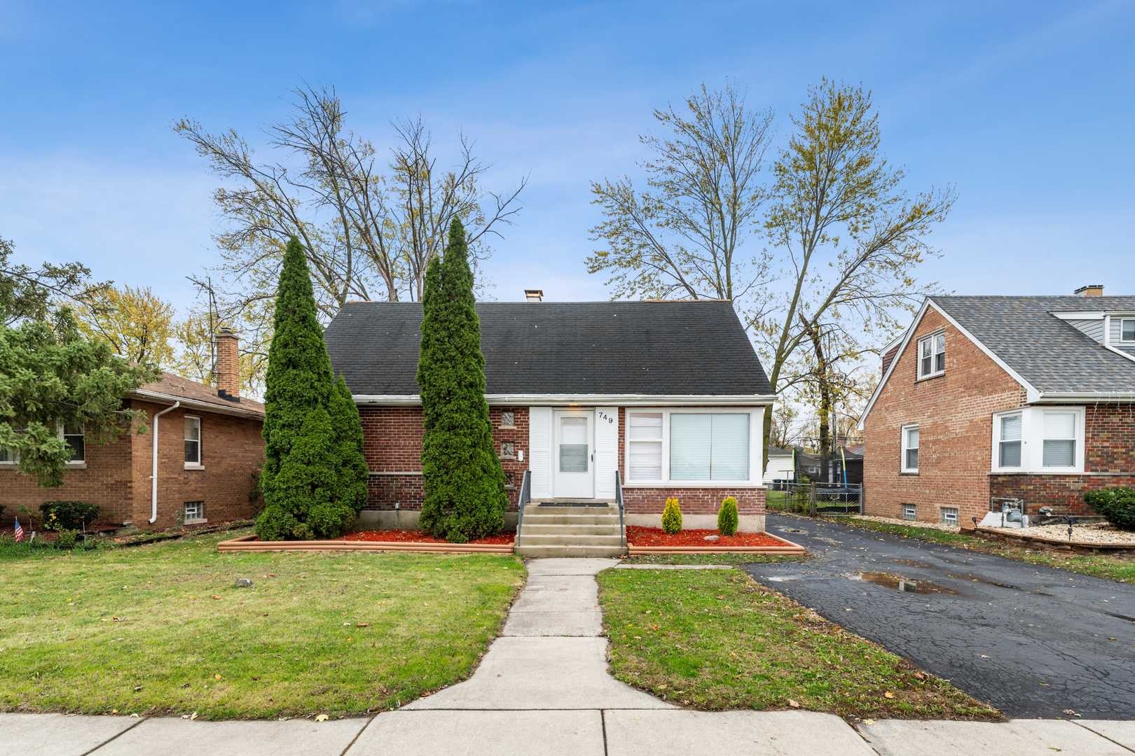 Property Photo: 749 E 154th Place IL 60473