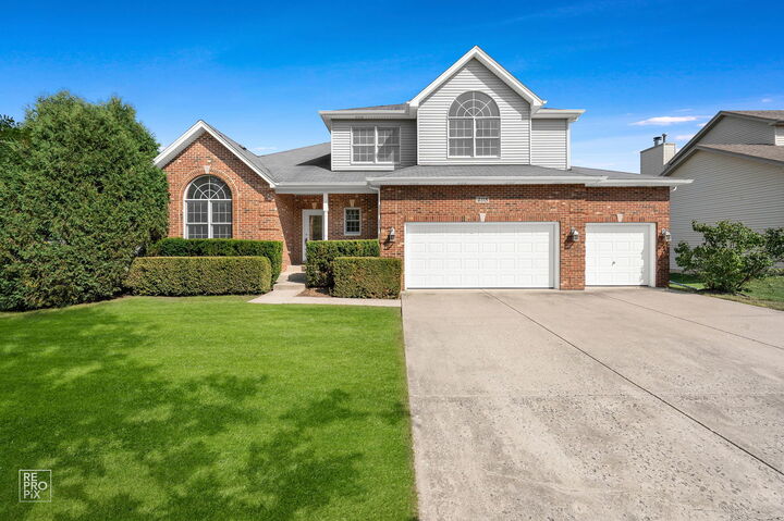 Property Photo:  405 Sudbury Circle  IL 60543 