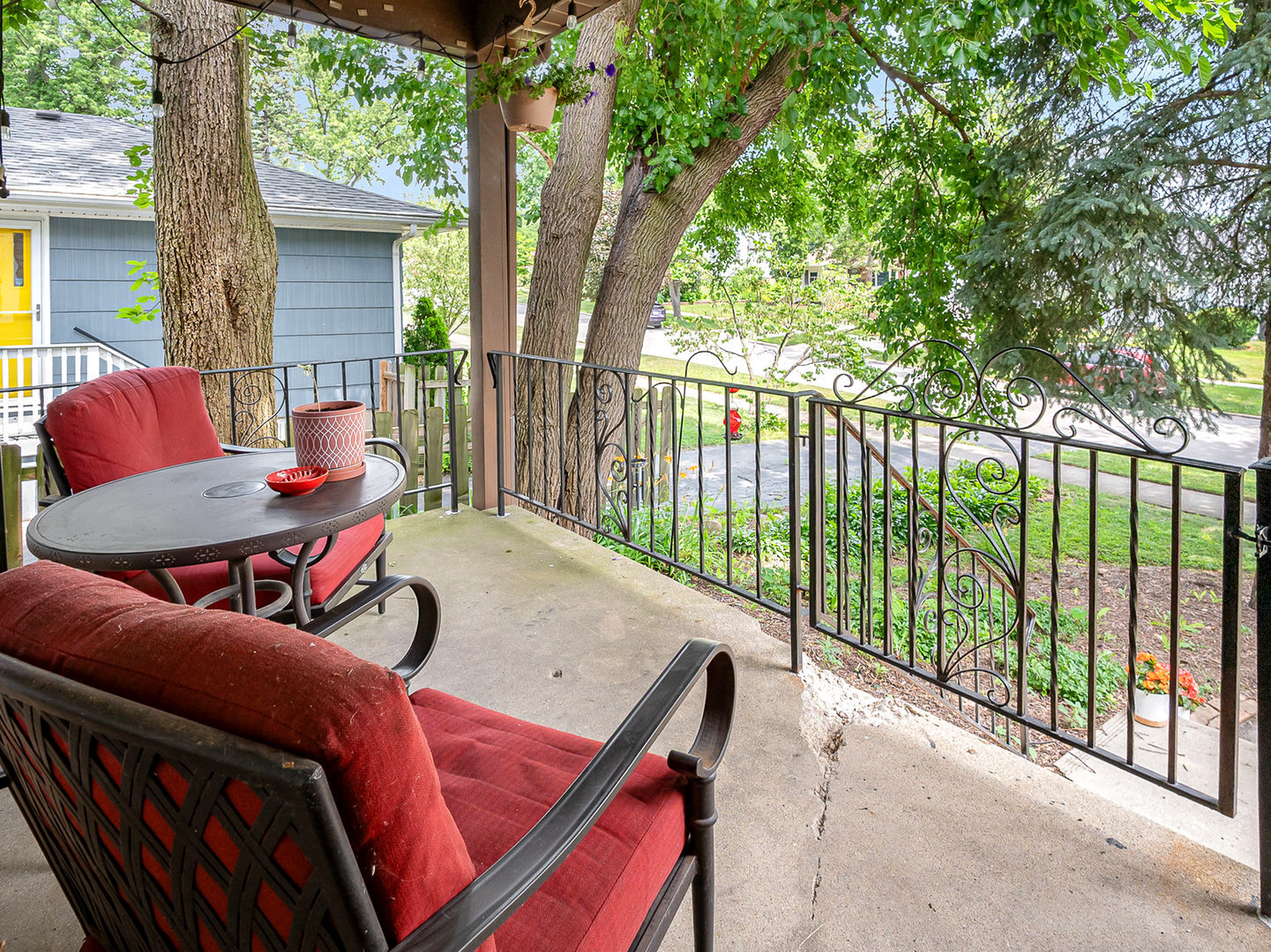 Property Photo:  316 S Park Street  IL 60559 