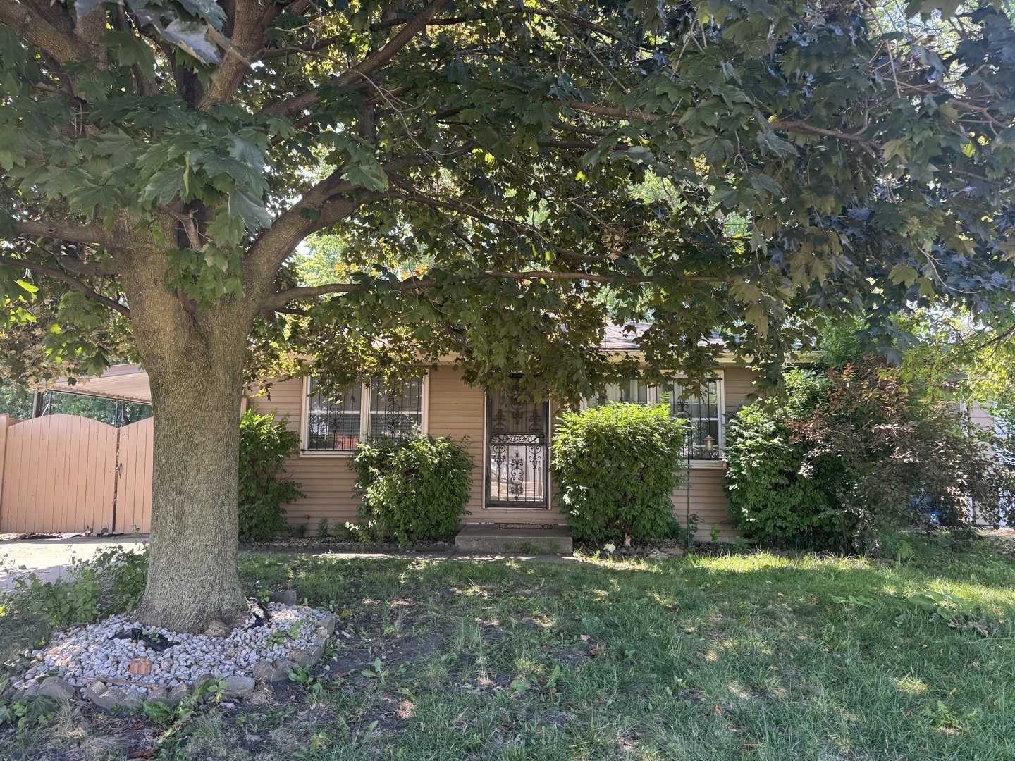 Property Photo: 308 Old Indian Trail IL 60506