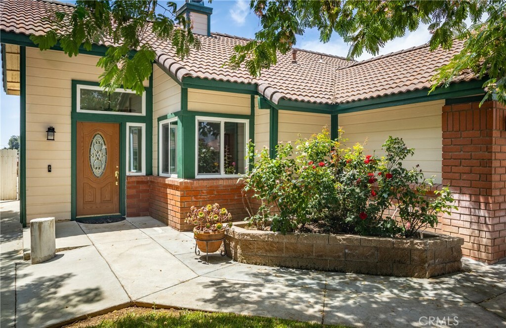 Property Photo: 655 Shasta Way CA 92223