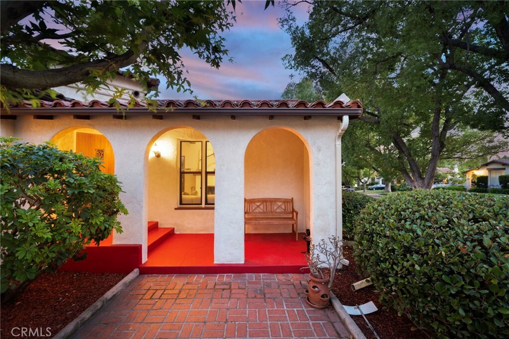 Property Photo: 1424 Bruce Avenue CA 91202