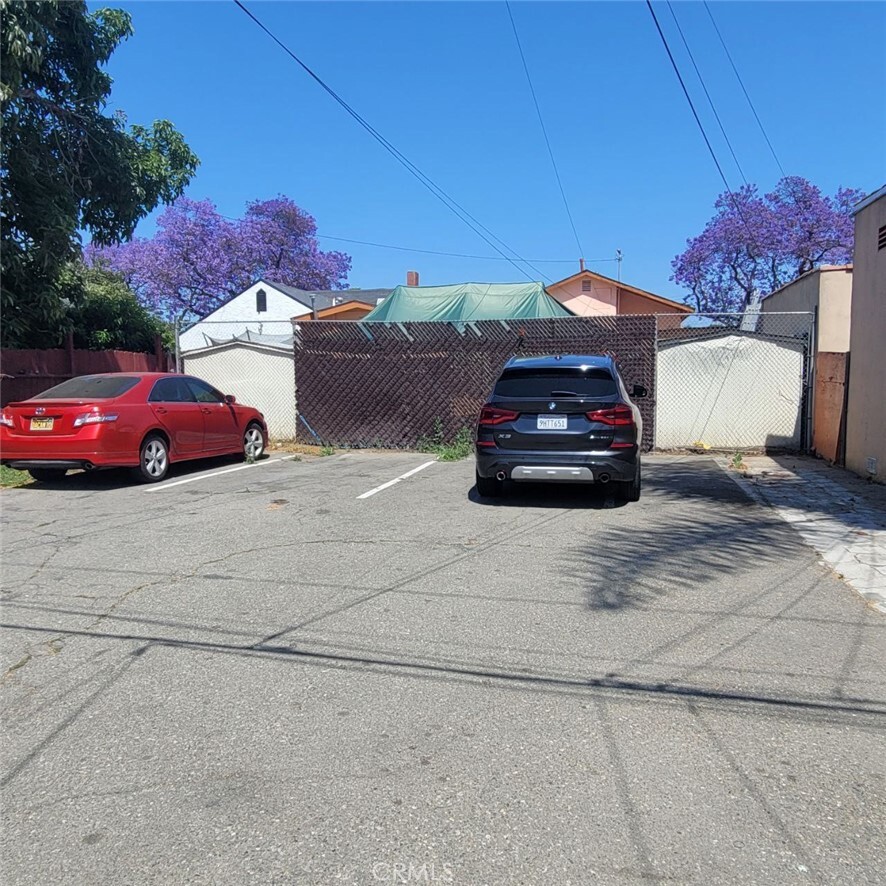 Property Photo: 8995 Victoria Ave CA 90280