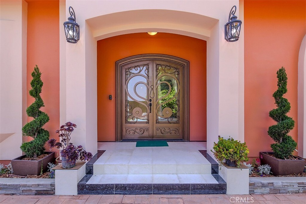 Property Photo: 801 S Michillinda Avenue CA 91107