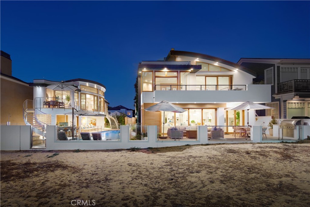 Property Photo: 1510 E Oceanfront CA 92661