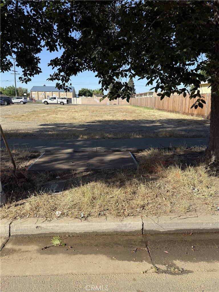 Property Photo:  170 E 13th Street  CA 95341 