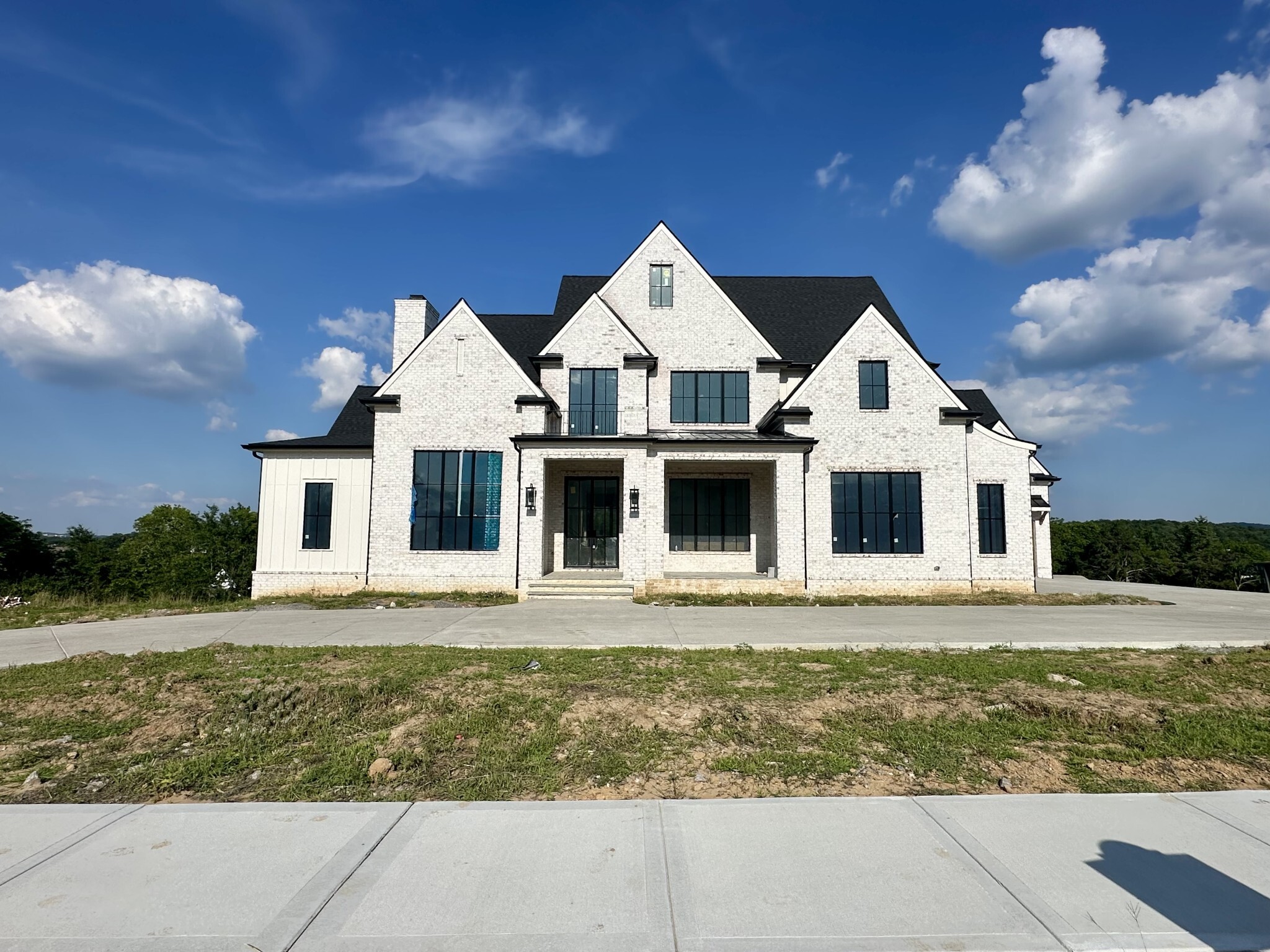 Property Photo: 1656 Heartwood Ln TN 37027