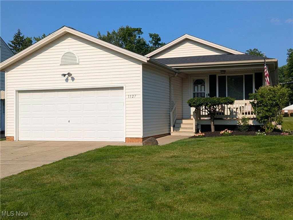 Property Photo: 1127 Mayfield Ridge Road OH 44124