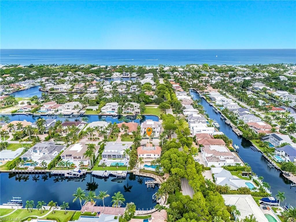 Property Photo: 1825 6th St S FL 34102